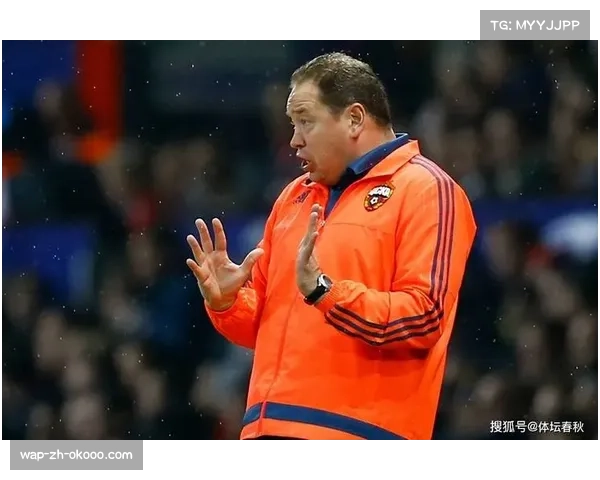 斯卢茨基不满判罚吃到黄牌 申花教练组临场情绪需控制